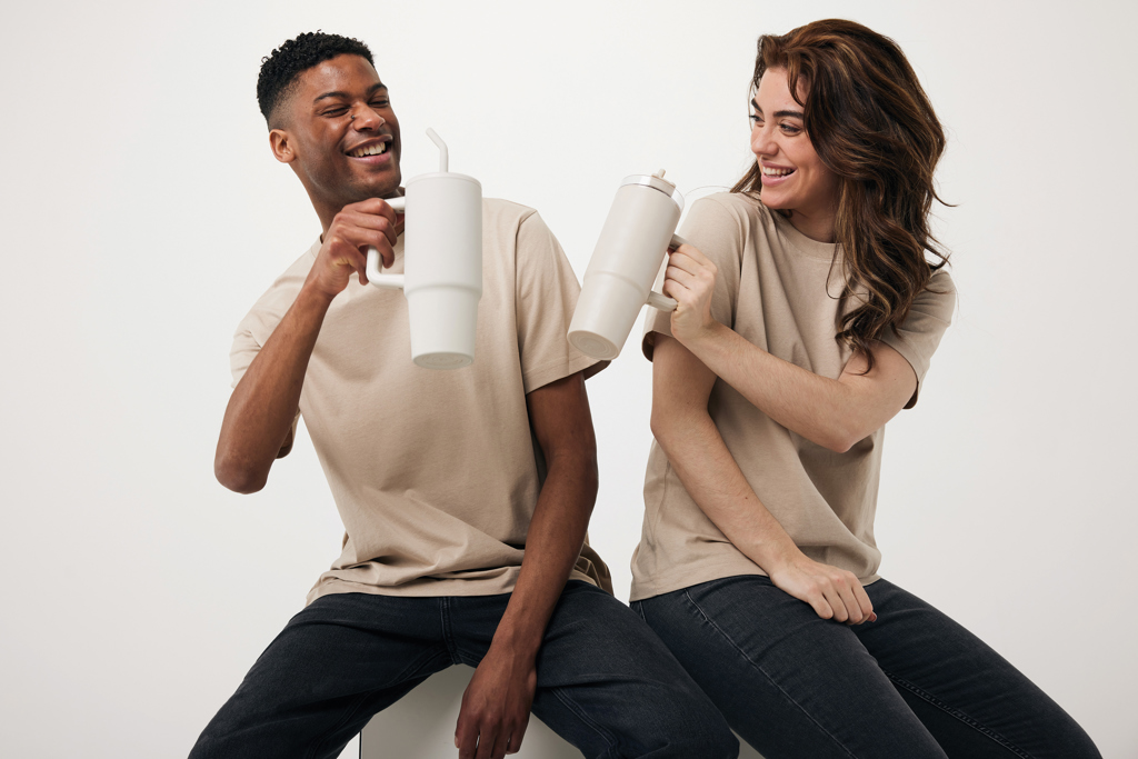 Tana Becher aus RCS recyceltem Kunststoff mit Griff 750ml