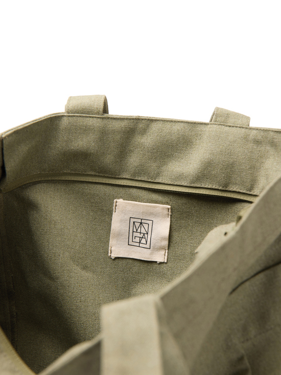 VINGA Hilo AWARE™ Tasche mit Reißverschluss aus rec. Canvas